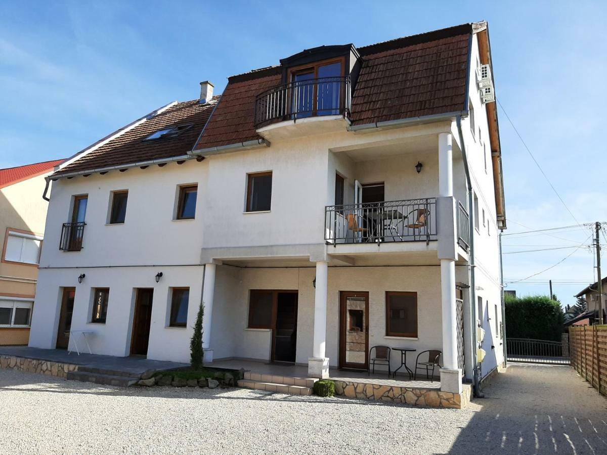 Familia Apartmanhaz Keszthely Extérieur photo