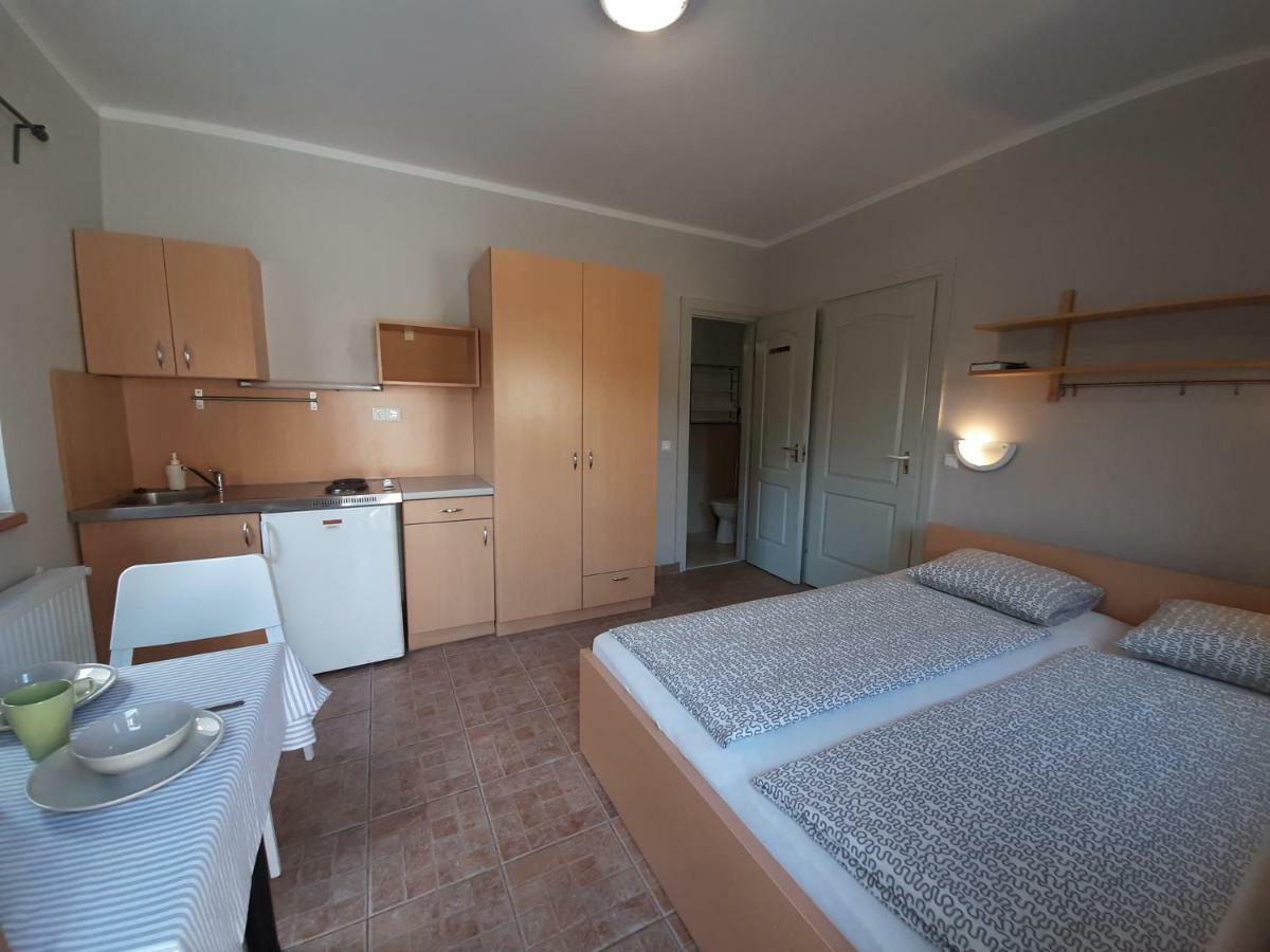 Familia Apartmanhaz Keszthely Extérieur photo