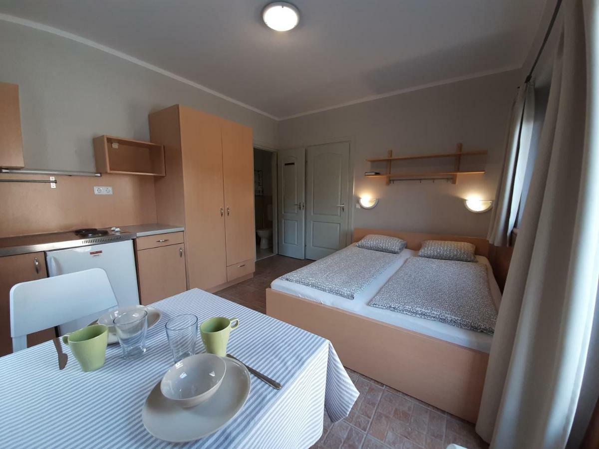 Familia Apartmanhaz Keszthely Extérieur photo