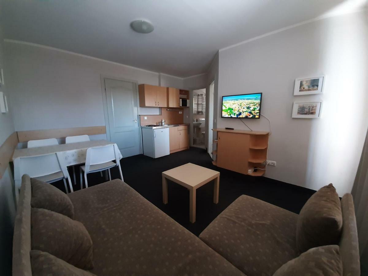 Familia Apartmanhaz Keszthely Extérieur photo