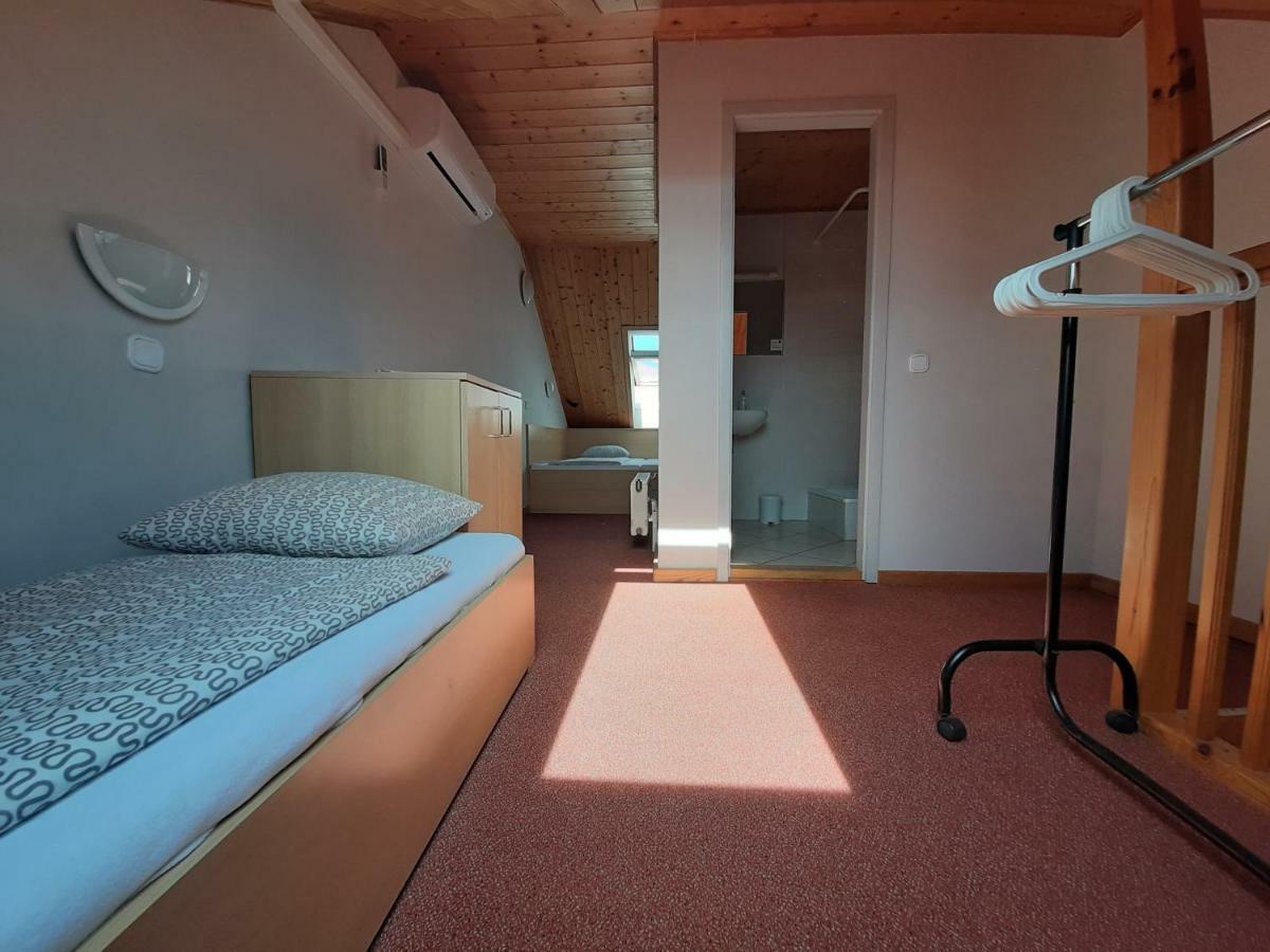 Familia Apartmanhaz Keszthely Extérieur photo
